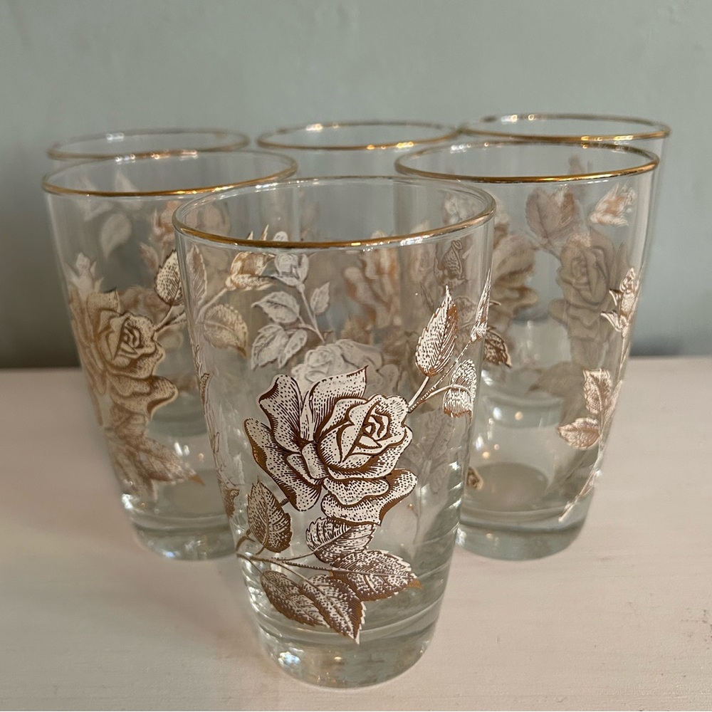 Vintage flower drinking glasses - set of 4